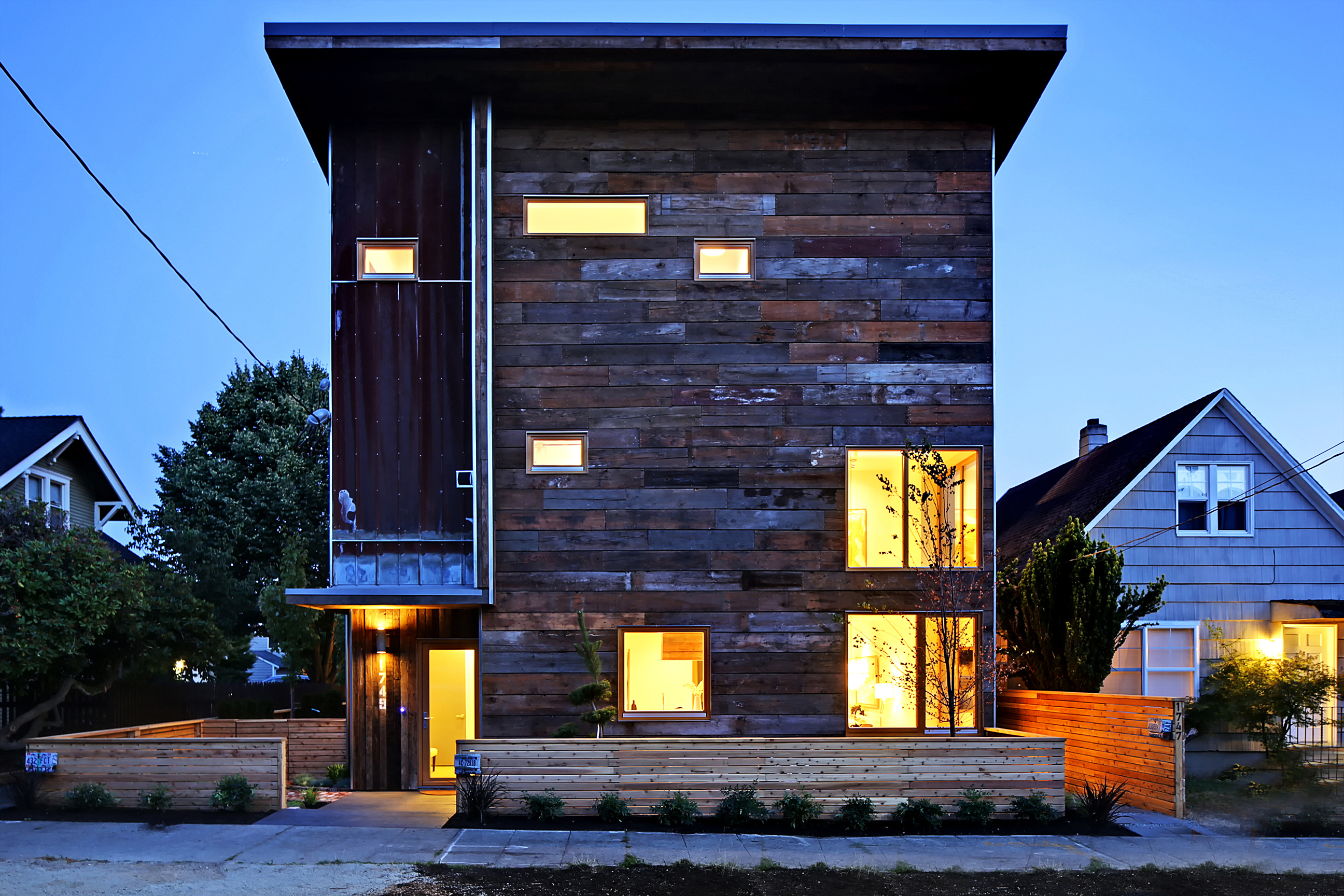 Zero Energy Home Built of Recycled Wood